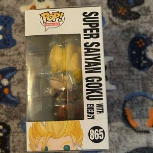 Super Saiyan Goku with energy (px previews exclusive)
